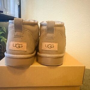 UGG Women’s  Classic Ultra Mini Boots - Caribou